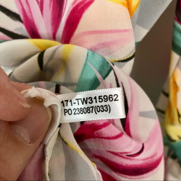 TOMMY BAHAMA 100% Silk Pink/Green/Yellow/Gray Tropical Floral Button Down Blouse - Picture 12 of 16